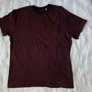 Guess Burgundy Stripe Men’s Short Sleeve Shirt Size Medium